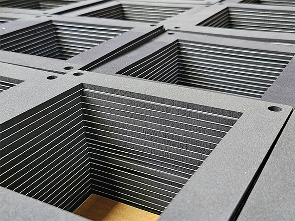 Foam gaskets from B6 Nordic. Skumpakninger fra B6 Nordic til tætning i ventilationssystemer.